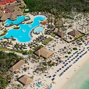 Grand Palladium White & Resort